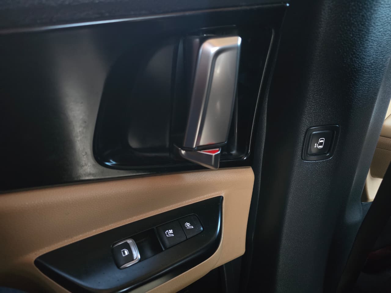 KIA CARNIVAL 2022 – 2.2cc Turbo Diesel / 4×2 / 9 Pasajeros / Puertas Eléctricas / Cámara de retroceso - Imagen 20