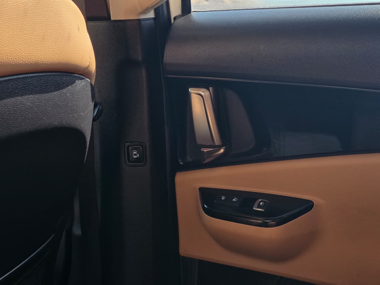 KIA CARNIVAL 2022 – 2.2cc Turbo Diesel / 4×2 / 9 Pasajeros / Puertas Eléctricas / Cámara de retroceso - Imagen 25