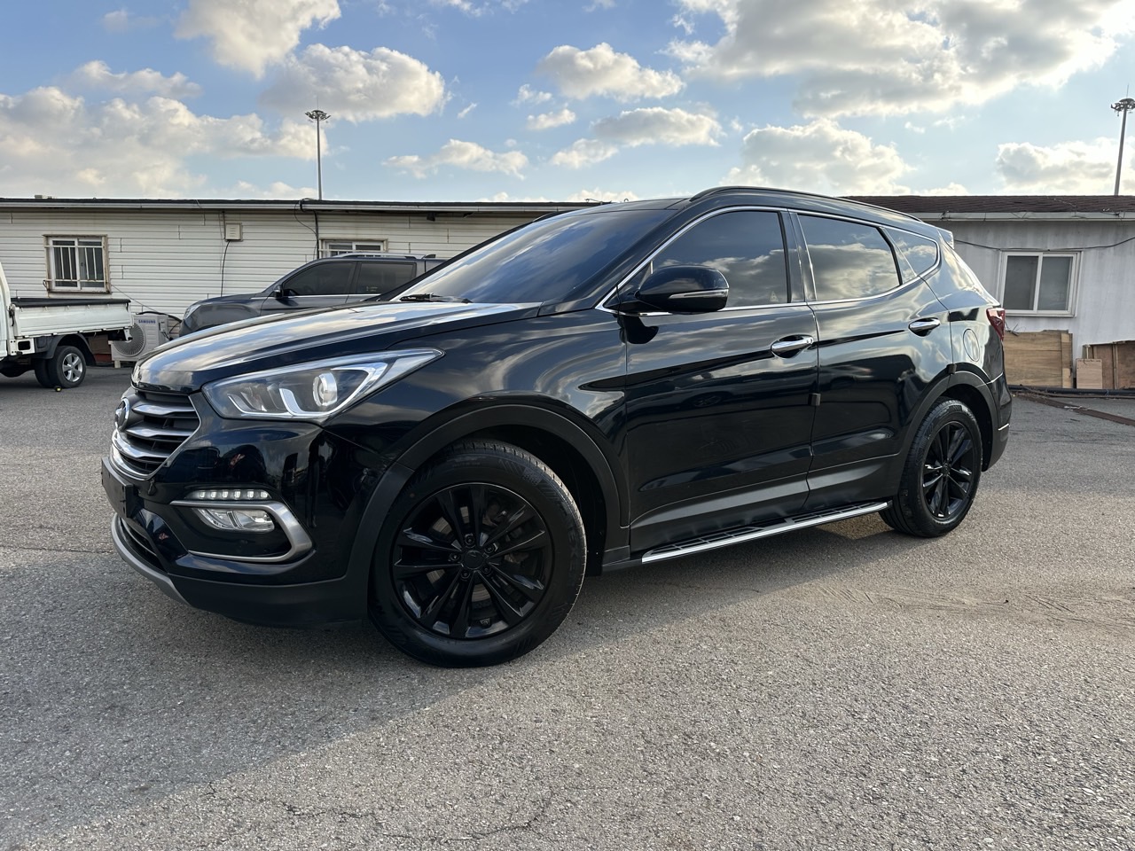 HYUNDAI SANTA FE 2018 – 2.0cc Turbo Diesel / 4×2 / 7 Pasajeros / Portalon Electronico / Camara retro