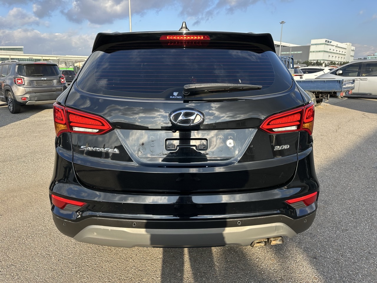 HYUNDAI SANTA FE 2018 – 2.0cc Turbo Diesel / 4×2 / 7 Pasajeros / Portalon Electronico / Camara retro - Imagen 8