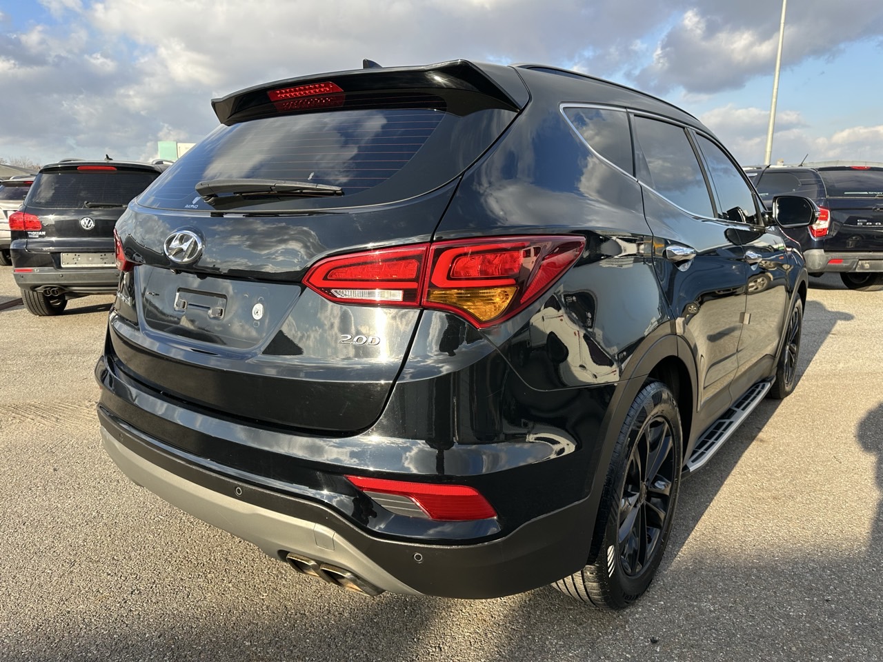 HYUNDAI SANTA FE 2018 – 2.0cc Turbo Diesel / 4×2 / 7 Pasajeros / Portalon Electronico / Camara retro - Imagen 9