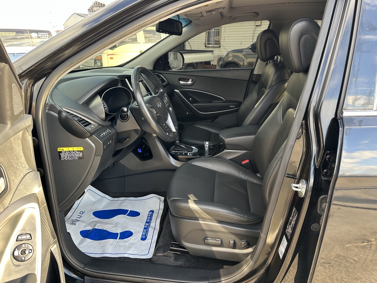 HYUNDAI SANTA FE 2018 – 2.0cc Turbo Diesel / 4×2 / 7 Pasajeros / Portalon Electronico / Camara retro - Imagen 19