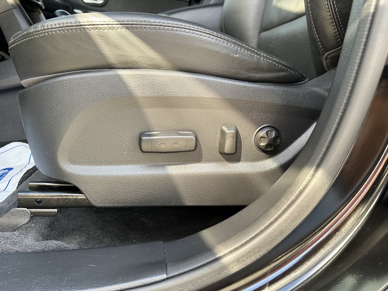 HYUNDAI SANTA FE 2018 – 2.0cc Turbo Diesel / 4×2 / 7 Pasajeros / Portalon Electronico / Camara retro - Imagen 20