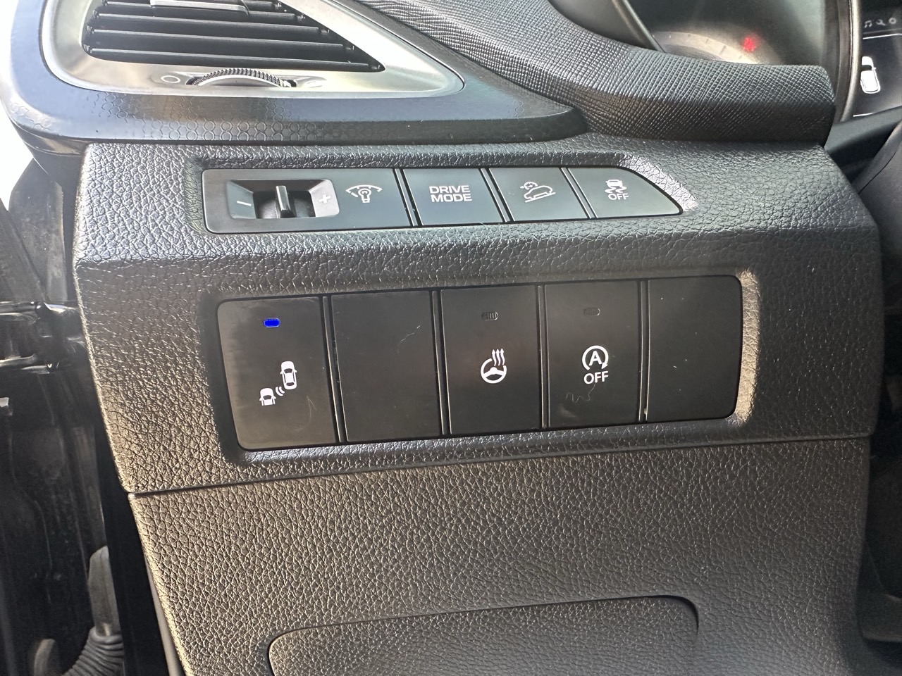 HYUNDAI SANTA FE 2018 – 2.0cc Turbo Diesel / 4×2 / 7 Pasajeros / Portalon Electronico / Camara retro - Imagen 21