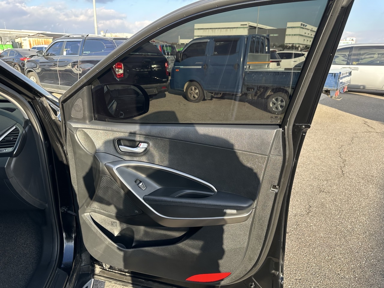 HYUNDAI SANTA FE 2018 – 2.0cc Turbo Diesel / 4×2 / 7 Pasajeros / Portalon Electronico / Camara retro - Imagen 27