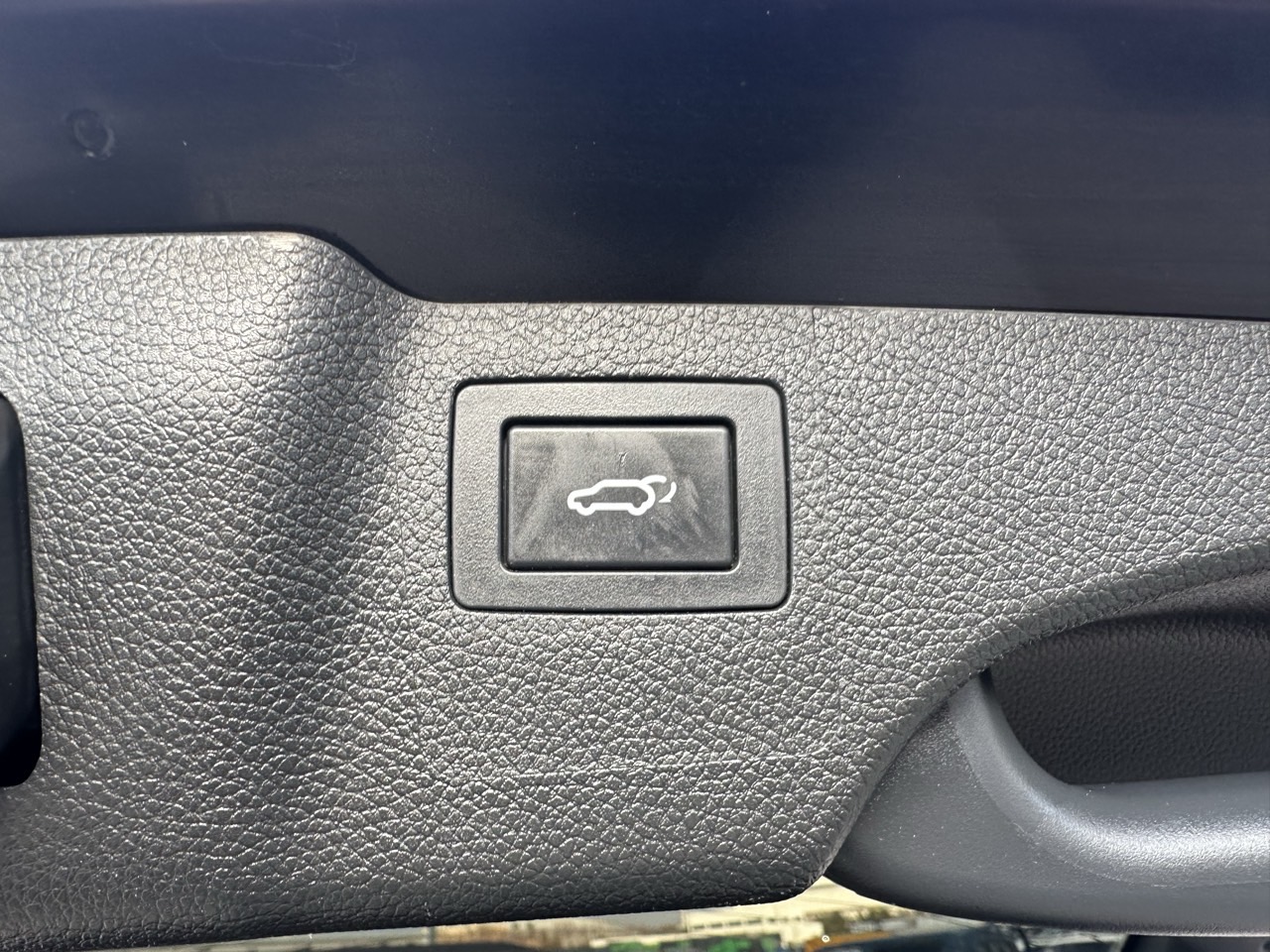 HYUNDAI SANTA FE 2018 – 2.0cc Turbo Diesel / 4×2 / 7 Pasajeros / Portalon Electronico / Camara retro - Imagen 31