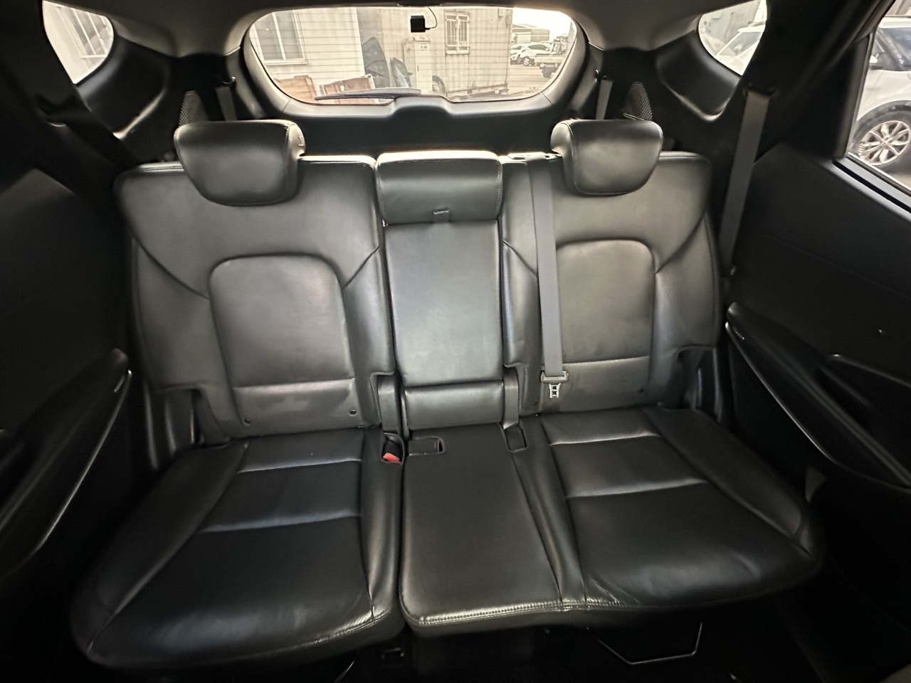 HYUNDAI SANTA FE 2018 – 2.0cc Turbo Diesel / 4×2 / 7 Pasajeros / Portalon Electronico / Camara retro - Imagen 32