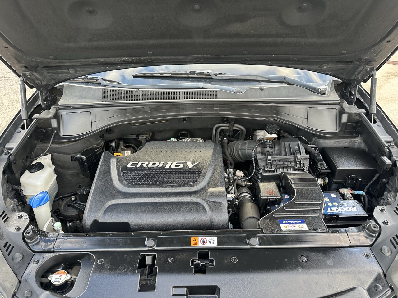 HYUNDAI SANTA FE 2018 – 2.0cc Turbo Diesel / 4×2 / 7 Pasajeros / Portalon Electronico / Camara retro - Imagen 40