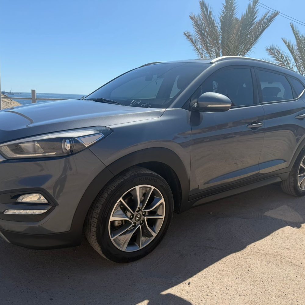 HYUNDAI TUCSON 2018 – 2.0cc Turbo Diesel / 4×2 / 5 Pasajeros / Camara retro / Portalon Electrico