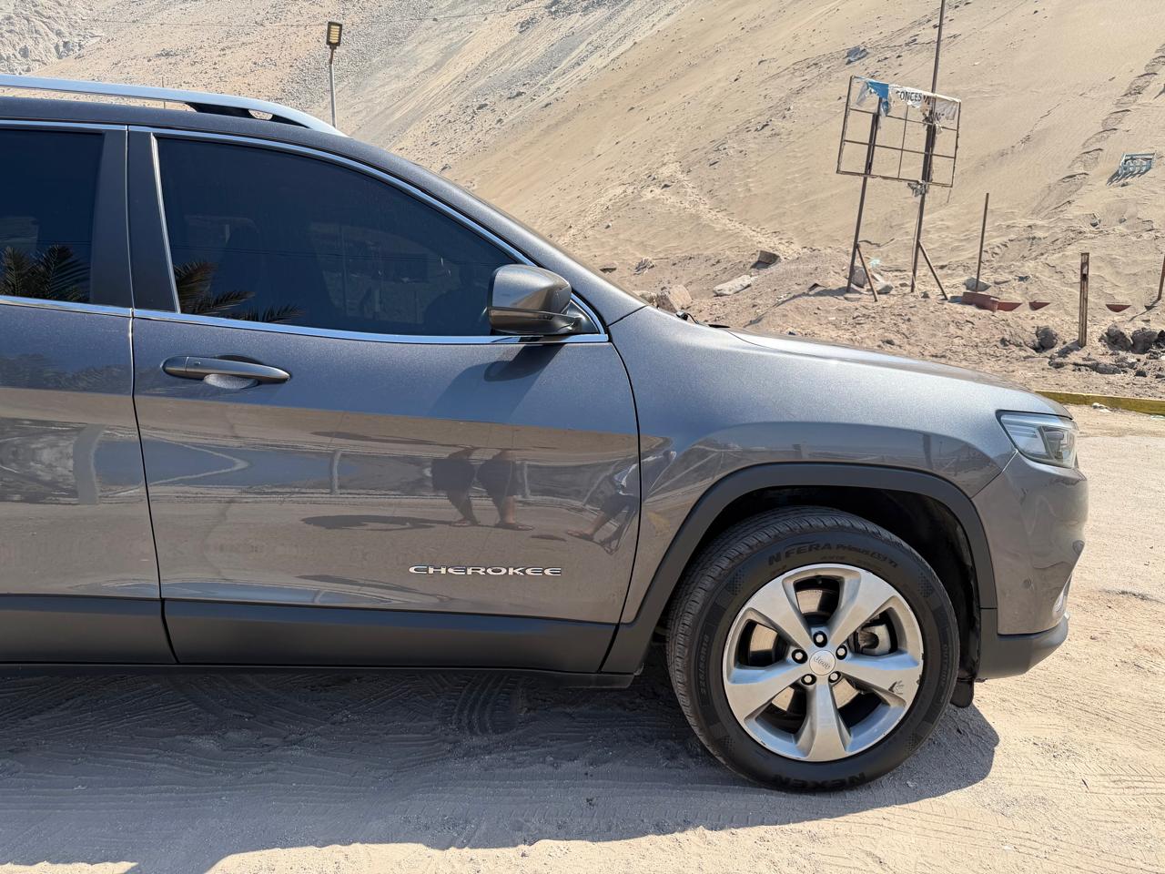 JEEP CHEROKEE 2020 – 2.4 cc GASOLINA / 5 PASAJEROS / 4X4 / LIMITED - Imagen 9